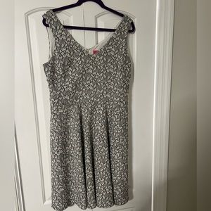Black and White Floral Dress - Knee Length - Size 14